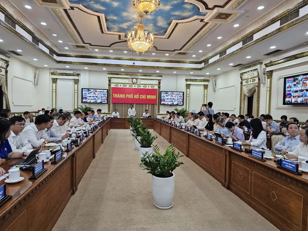 Quang cảnh phiên họp sáng 9-8. Ảnh: Đỗ Trà Giang họp ktxh 9.8.jpg