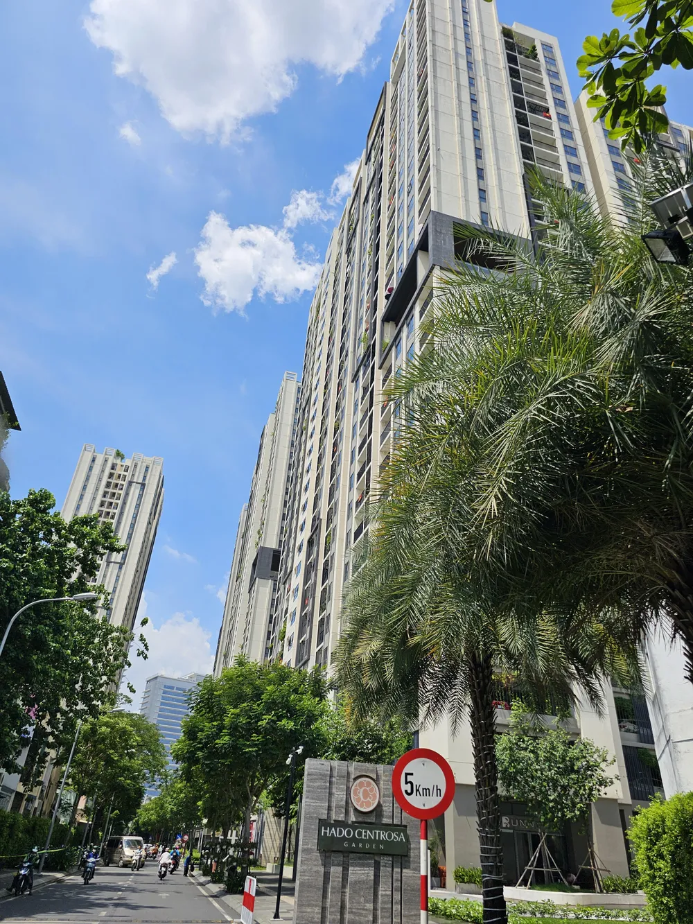 Một dự án nhà ở vừa được tháo gỡ vướng mắc để cấp giấy chứng nhận. Ảnh: Đỗ Trà Giang HD1.jpg