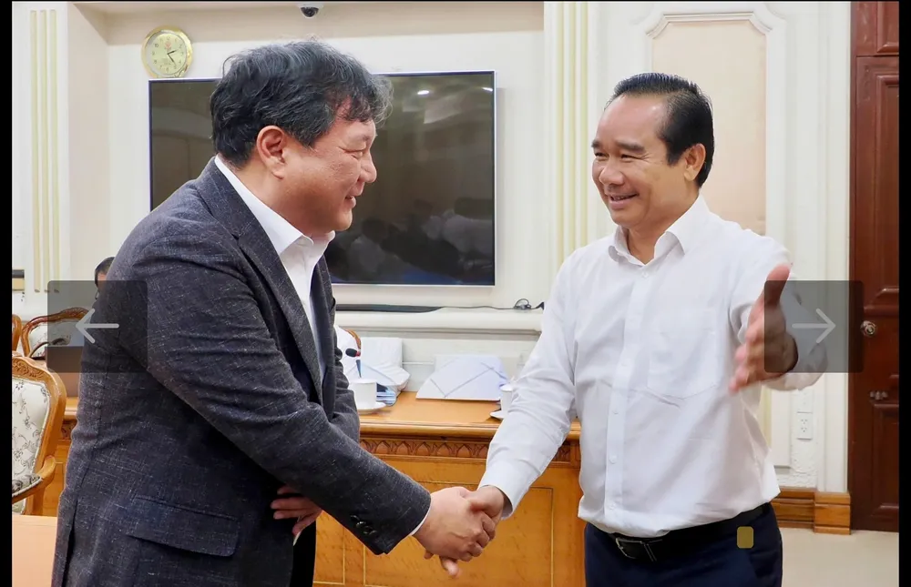 Chủ tịch Nguyễn Văn Được và đại diện Tập đoàn Lotte tại buổi làm việc. Ảnh Hoàng Hùng
