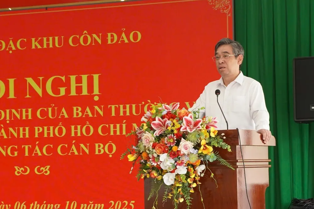 Phó Bí thư Thành ủy, Chủ tịch Ủy ban MTTQ Việt Nam TPHCM Nguyễn Phước Lộc phát biểu giao nhiệm vụ ONG LOC 2.jpg