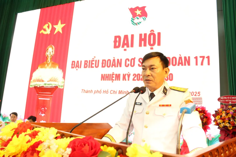 Thượng tá Đỗ Quang Hiệp, Phó Chính ủy Lữ đoàn 171 phát biểu tại đại hội 4.JPG