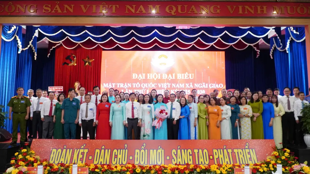 Ban Chấp hành Ủy ban MTTQ Việt Nam xã Ngãi Giao (TPHCM) khóa I, nhiệm kỳ 2025 - 2030 ra mắt tại đại hội BCH phụ nư.jpg
