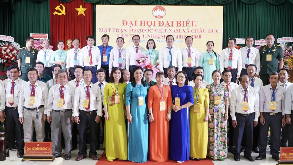 Ban Chấp hành Ủy ban MTTQ Việt Nam xã Châu Đức (TPHCM) khóa I, nhiệm kỳ 2025 - 2030 ra mắt tại đại hội châu đức.jpg