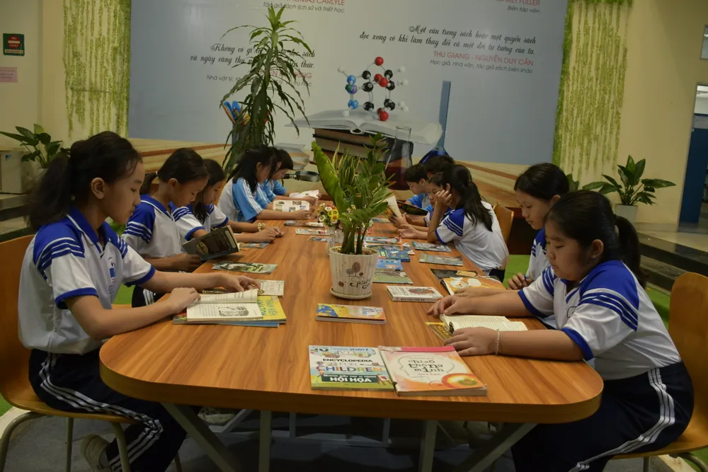 đọc sách 3.JPG