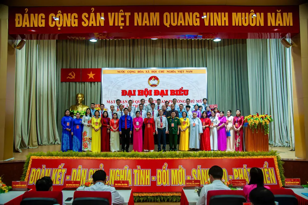 Ủy ban MTTQ Việt Nam phường Phú Mỹ khóa I, nhiệm kỳ 2025 - 2030 ra mắt tại đại hội pHÚ MỸ.jpg