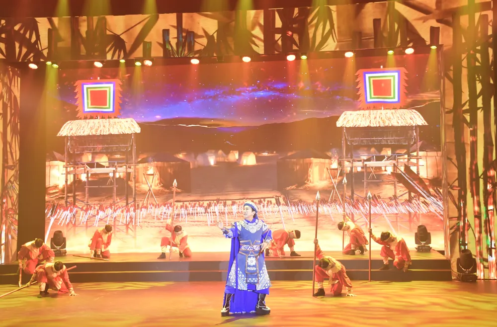 Multă lume a fost încântată să se întâlnească din nou cu Artistul Poporului, Kim Tu Long. _DSC2694.jpeg