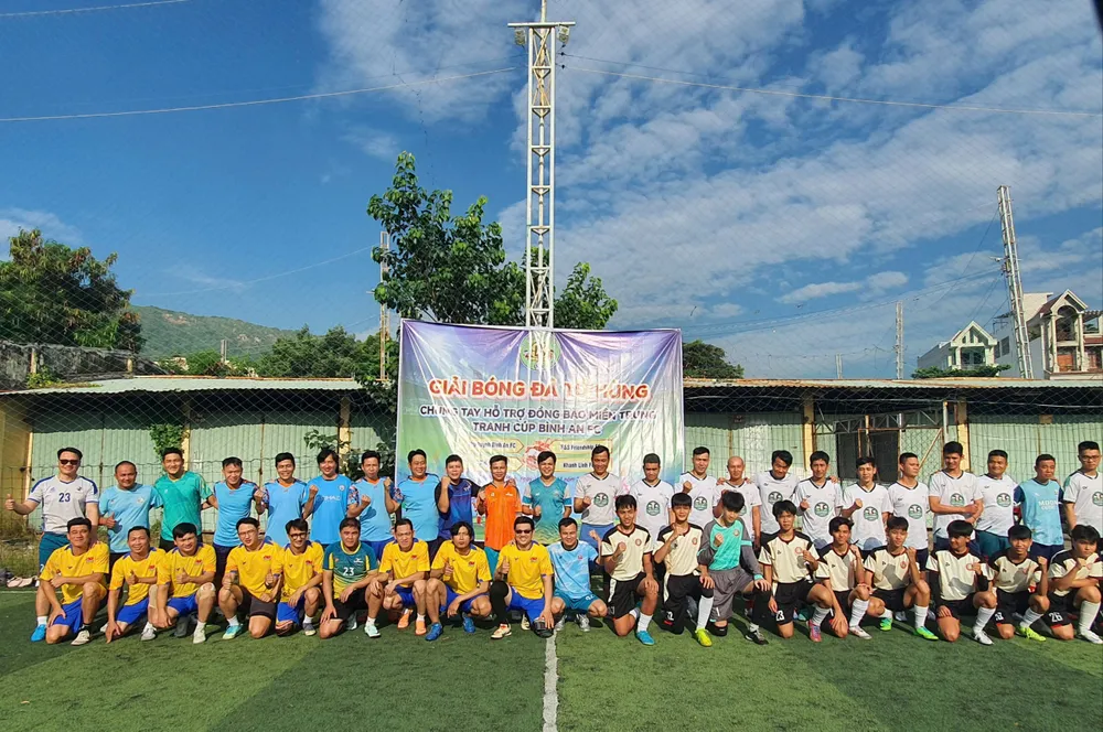 giải bóng đá.jpg