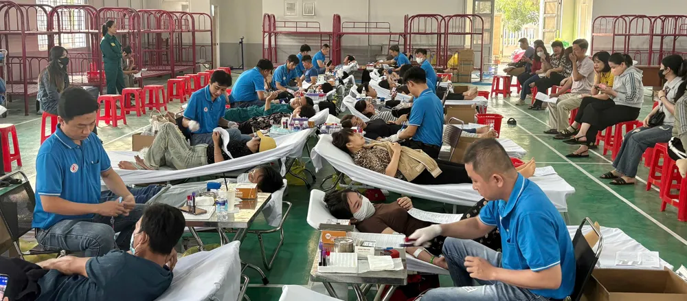 hiến máu lh 1.jpg