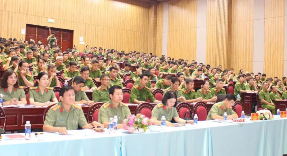 Các học viên tham gia lớp tập huấn. Ảnh MAI ANH ca.jpg