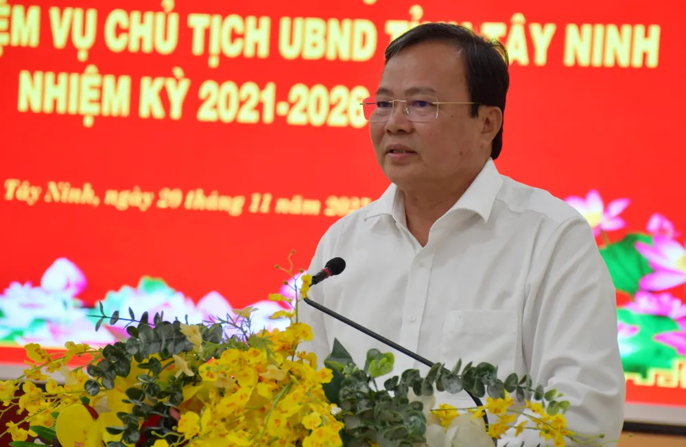 Đồng chí Lê Văn Hẳn, Phó Bí thư Tỉnh ủy, Chủ tịch UBND tỉnh Tây Ninh phát biểu tại hội nghị