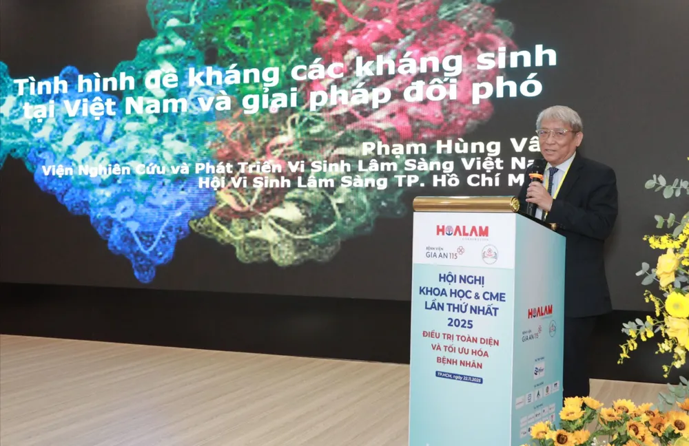 TS.BS. Phạm Hùng Vân – Chủ tịch Hội Vi sinh lâm sàng TP.HCM, Viện nghiên cứu và phát triển Vi sinh lâm sàng Việt Nam.JPG