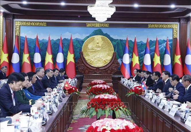 Tổng Bí thư Tô Lâm hội đàm với Tổng Bí thư, Chủ tịch nước Lào Thongloun Sisoulith. Ảnh: Thống Nhất/TTXVN