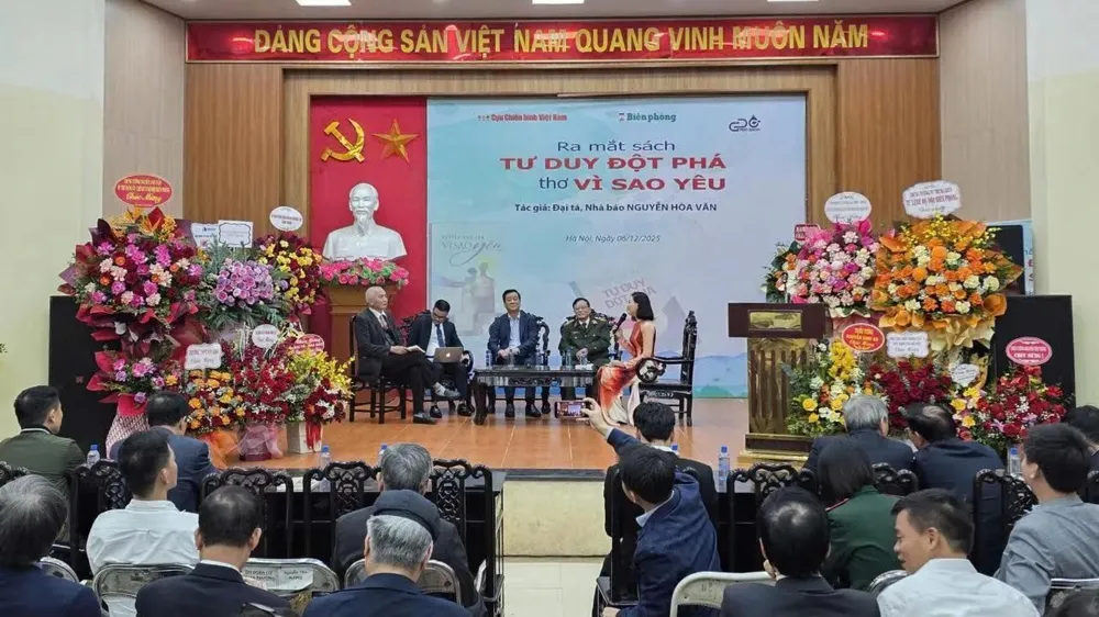 Séminaire de lancement du livre du colonel et journaliste Nguyen Hoa Van z7298135720922_fde577705f82af6735852049677cd320-113155.jpg