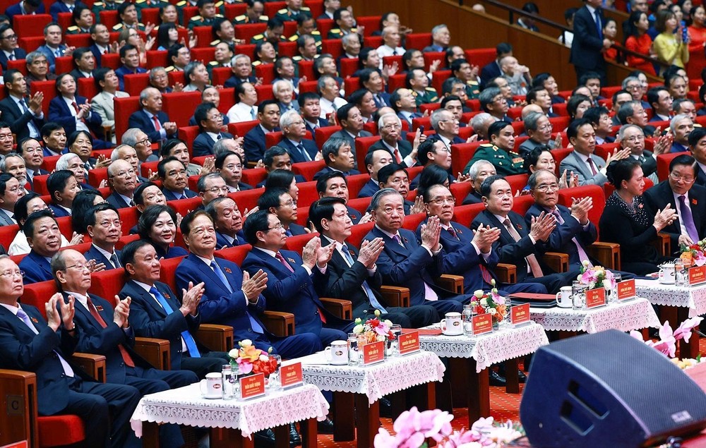 gen-h-hien truong hoi nghi.jpg