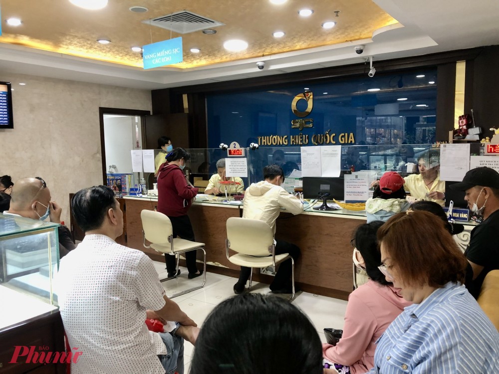 金价每两已接近 1亿2700万元关口。