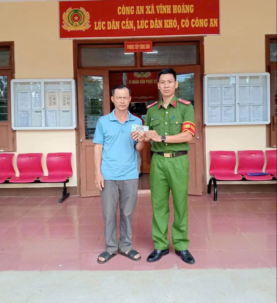 阮师忠已将自动提款机出钞口的500万元送到公安机关缴纳，希望尽快找到失主。