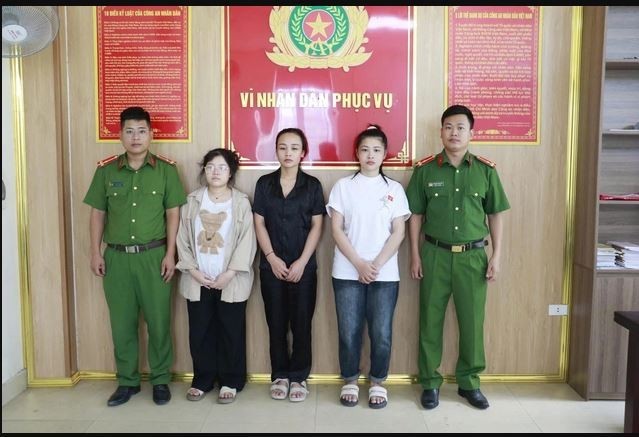 拐卖人口3名被告人。