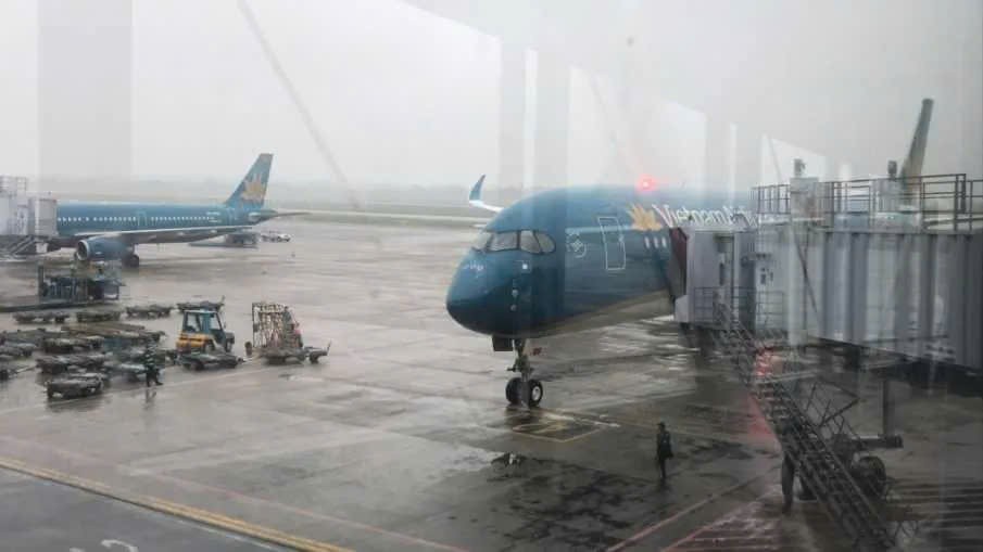 受9号台风影响 从越南飞至中国多个航班被取消