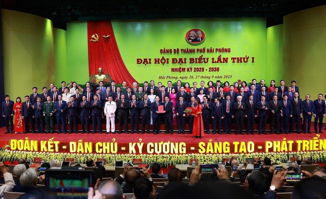 vna-potal-tien-toi-dai-hoi-xiv-cua-dang-thu-tuong-du-dai-hoi-dai-bieu-dang-bo-thanh-pho-hai-phong-lan-thu-nhat-8300059.jpg