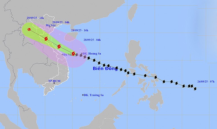 10号台风的位置与路径。