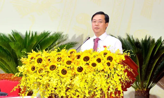 同塔省省委书记黎国峰在会上发表讲话。