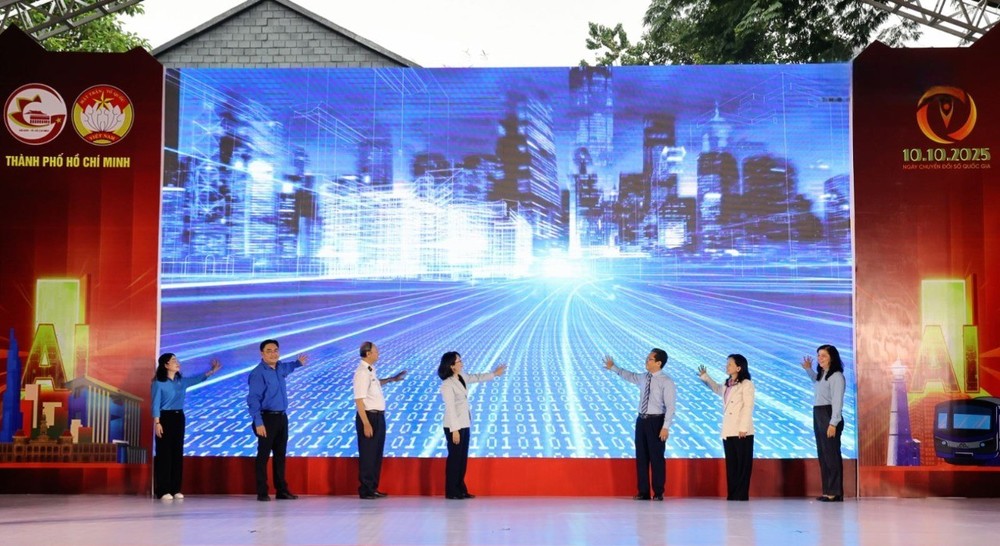 胡志明市发起“数字扫盲”运动，每位市民皆为数字化转型的核心力量。