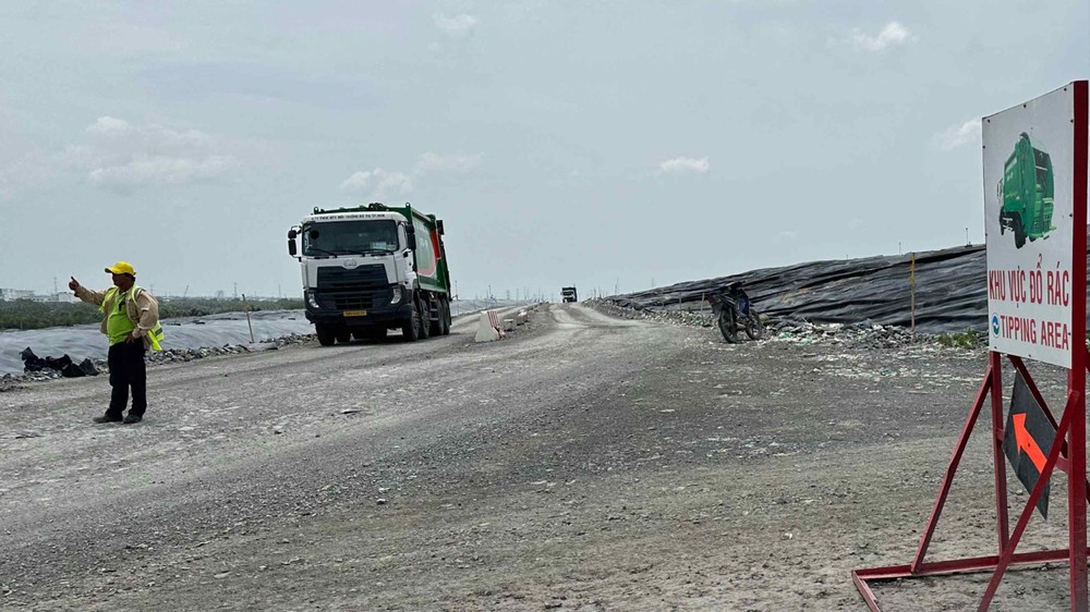 多福垃圾场的废弃物接收与处理区。