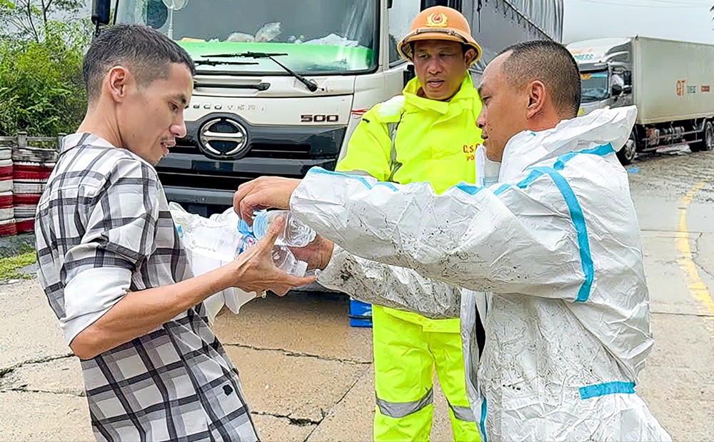 2  444865243388287584h3-1761629076429242959649.jpg