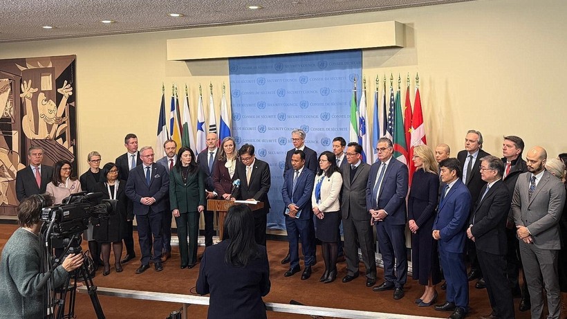 越南与来自世界多区域的43个国家共同发表了由韩国常驻联合国代表、大使代表核心小组宣读的《关于利用技术进行人口贩运问题联合声明》。