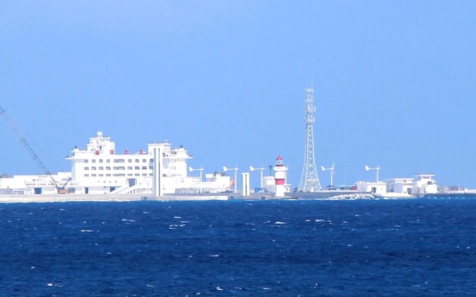 中国在越南长沙群岛鸡滨（Ga Ven）礁非法建设的工程。