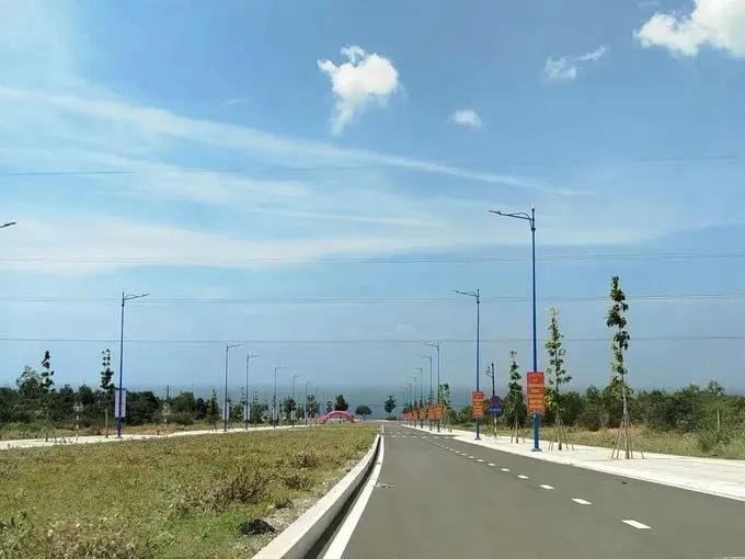 进入藩切航空港项目道路。