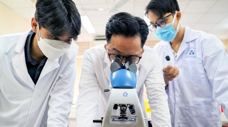 在胡志明市国立大学所属百科大学攻读博士学位可获提供研究员薪资与学费资助。