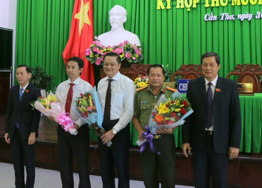 Chủ tịch UBND quận Ninh Kiều được bầu làm Phó Chủ tịch UBND TP Cần Thơ ảnh 2