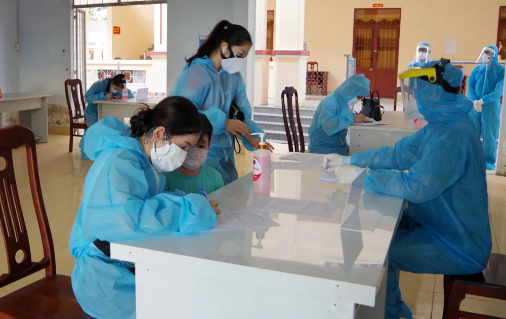 Cách ly tập trung 117 công dân từ Singapore về nước ảnh 2 Cách ly tập trung 117 công dân từ Singapore về nước ảnh 2