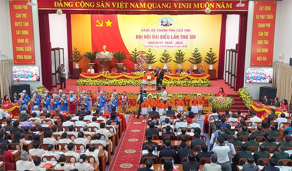 Khai mạc Đại hội đại biểu Đảng bộ TP Cần Thơ lần thứ XIV ảnh 3 Khai mạc Đại hội đại biểu Đảng bộ TP Cần Thơ lần thứ XIV ảnh 3