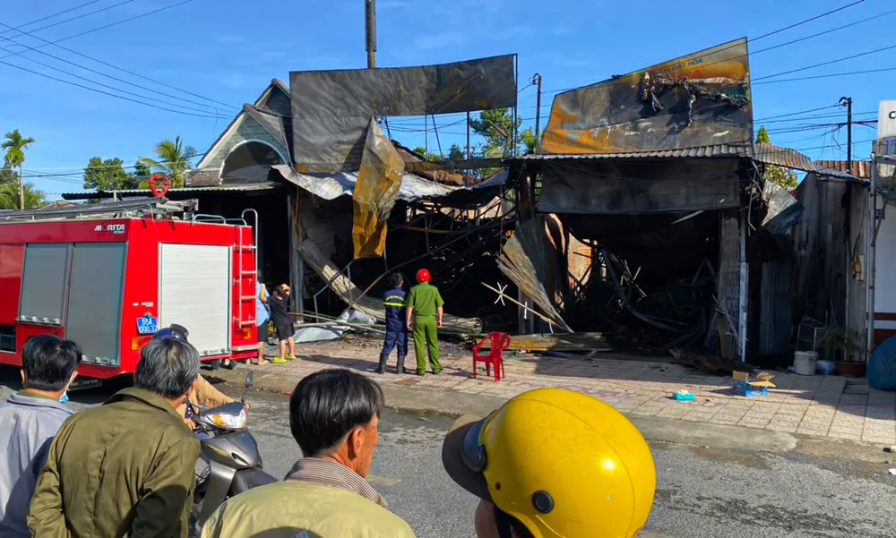 2 trẻ nhỏ được xác định bị ngạt khói tử vong khi được đưa ra ngoài 2 trẻ nhỏ được xác định bị ngạt khói tử vong khi được đưa ra ngoài