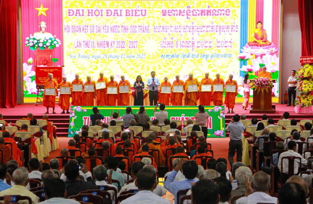 Thời gian qua, Phật tử và các chùa trong tỉnh đã tích cực tham gia công tác xã hội, từ thiện Thời gian qua, Phật tử và các chùa trong tỉnh đã tích cực tham gia công tác xã hội, từ thiện