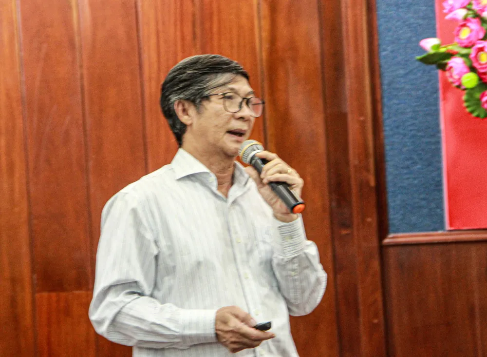 Ông Trương Đình Hoè, Tổng Thư ký Hiệp hội Chế biến và Xuất khẩu thủy sản Việt Nam phát biểu tại hội nghị Ông Trương Đình Hoè, Tổng Thư ký Hiệp hội Chế biến và Xuất khẩu thủy sản Việt Nam phát biểu tại hội nghị