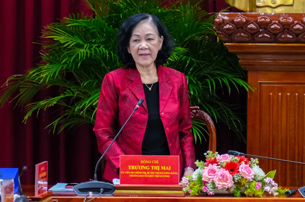 Đồng chí Trương Thị Mai phát biểu tại buổi làm việc