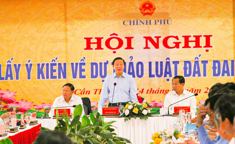 Phó Thủ tướng Trần Hồng Hà phát biểu tại hội nghị Phó Thủ tướng Trần Hồng Hà phát biểu tại hội nghị