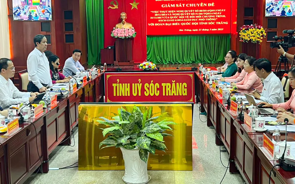 Quang cảnh buổi làm việc