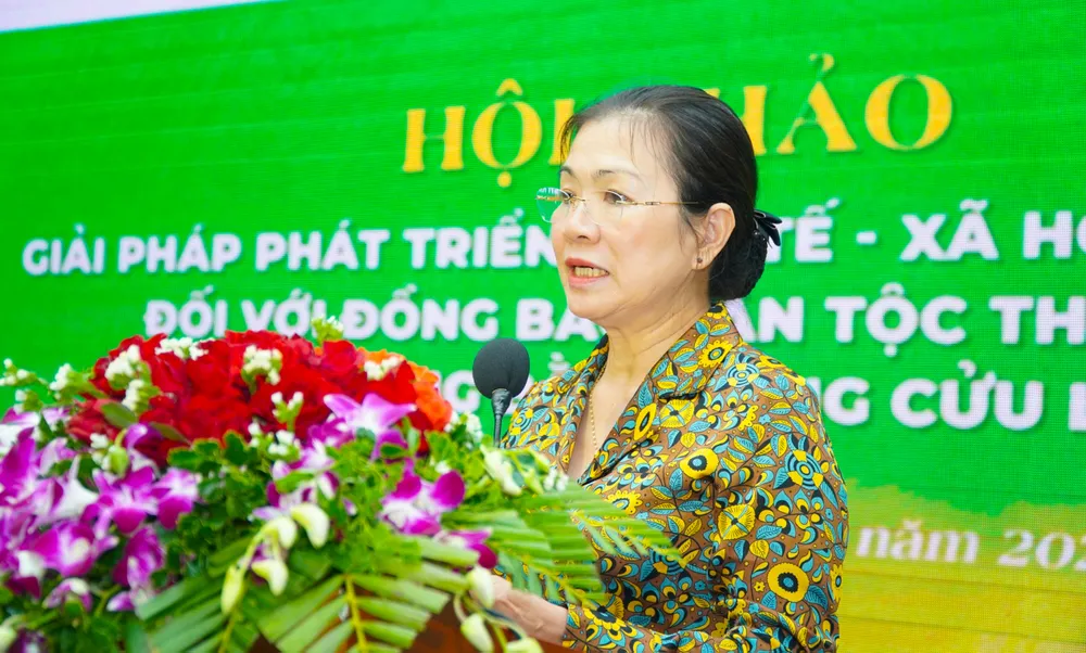 Bà Trương Thị Ngọc Ánh, Phó Chủ tịch Ủy ban Trung ương MTTQ Việt Nam phát biểu tại hội thảo Bà Trương Thị Ngọc Ánh, Phó Chủ tịch Ủy ban Trung ương MTTQ Việt Nam phát biểu tại hội thảo