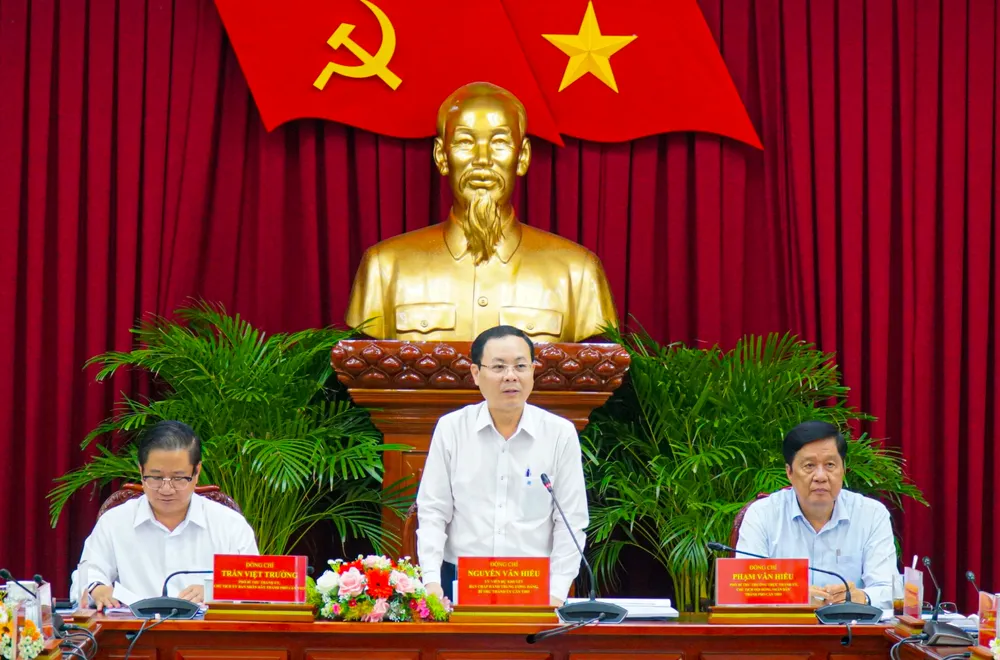 Bí thư Thành ủy TP Cần Thơ Nguyễn Văn Hiếu phát biểu chỉ đạo tại cuộc họp Bí thư Thành ủy TP Cần Thơ Nguyễn Văn Hiếu phát biểu chỉ đạo tại cuộc họp