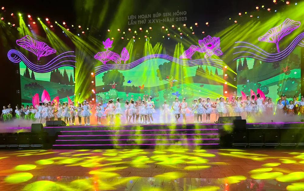 Liên hoan “Búp Sen hồng” khu vực phía Nam lần thứ 26 chính thức khai mạc tại Sóc Trăng Liên hoan “Búp Sen hồng” khu vực phía Nam lần thứ 26 chính thức khai mạc tại Sóc Trăng