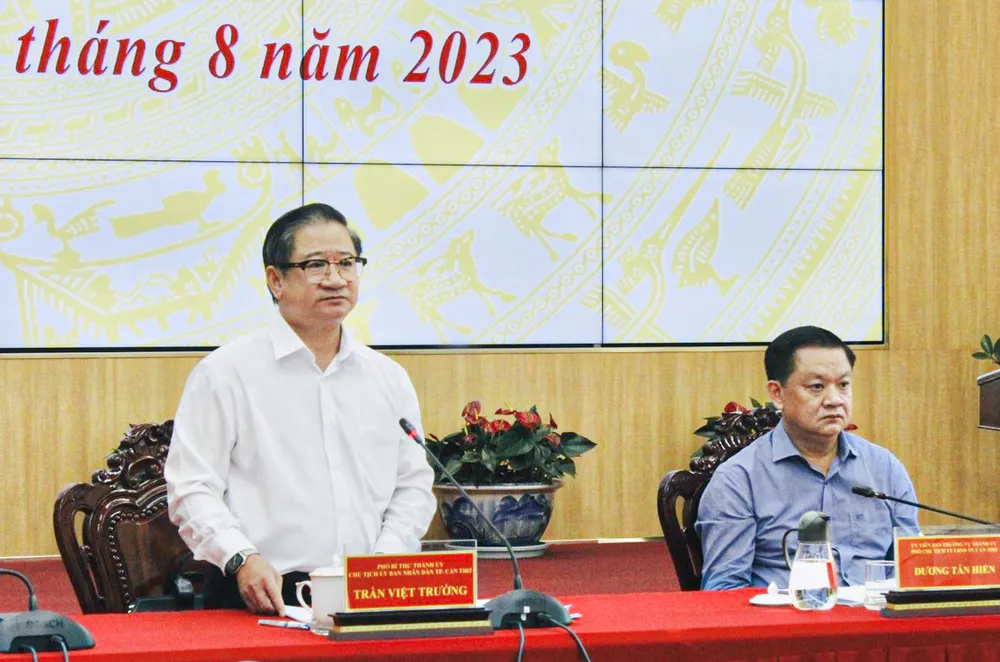 Ông Trần Việt Trường, Chủ tịch UBND TP Cần Thơ phát biểu chỉ đạo tại buổi làm việc