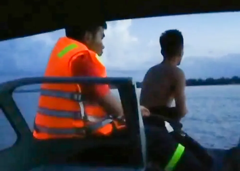 Công tác tìm kiếm nạn nhân được thực hiện liên tục từ chiều 23-8 Công tác tìm kiếm nạn nhân được thực hiện liên tục từ chiều 23-8