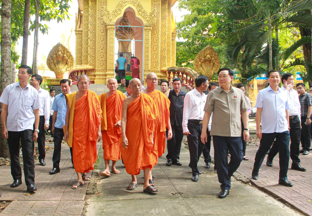 Chủ tịch Quốc hội Vương Đình Huệ chúc mừng lễ Sene Đôlta