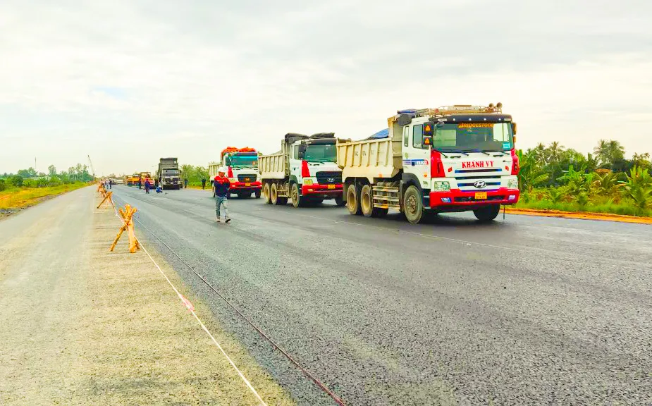 Các đơn vị nhà thầu đang khẩn trương thi công dự án cao tốc Mỹ Thuận – Cần Thơ Các đơn vị nhà thầu đang khẩn trương thi công dự án cao tốc Mỹ Thuận – Cần Thơ