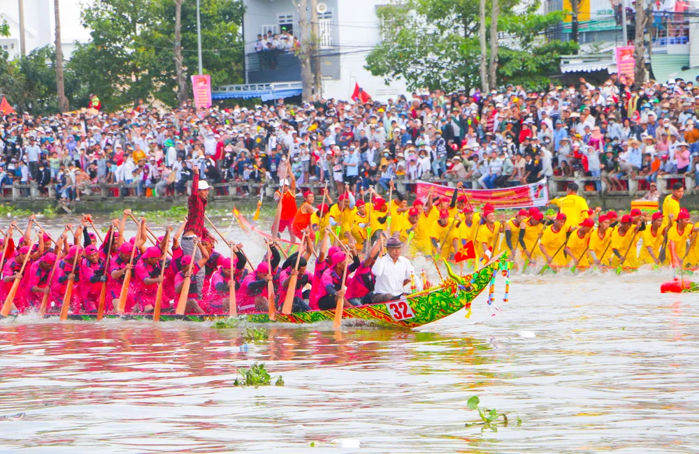 Kịch tính, hấp dẫn trong từng nhịp bơi của các vận động viên Kịch tính, hấp dẫn trong từng nhịp bơi của các vận động viên