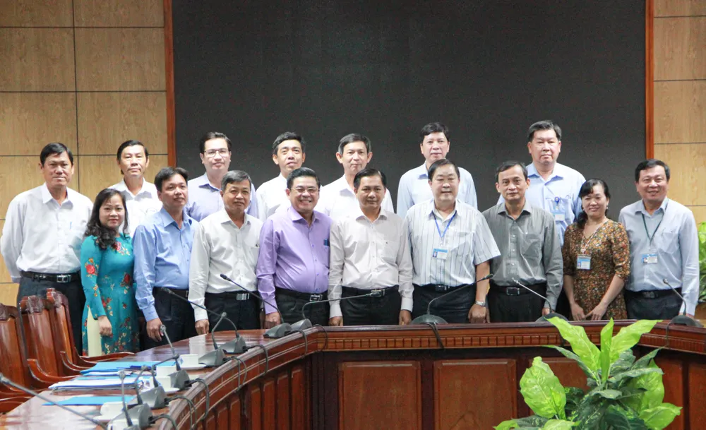 Buổi làm việc đầu tiên giữa lãnh đạo UBND tỉnh Sóc Trăng và Trường Đại học Cần Thơ về đề xuất thành lập Phân hiệu Trường Đại học Cần Thơ tại tỉnh Sóc Trăng IMG_7493.jpg